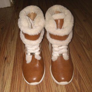Girl Brown with white fur boots